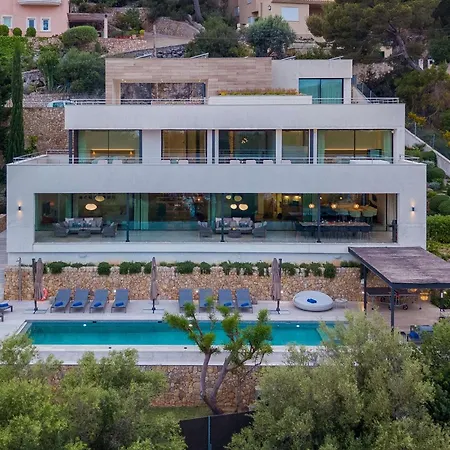 Villa Marvelo *